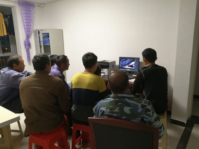 撸起袖子加油干——一公司员工学习劳模精神有感